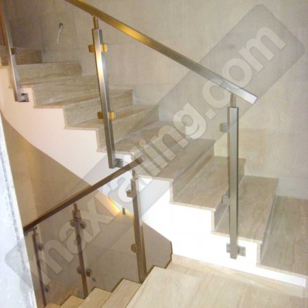 Иноксов парапет